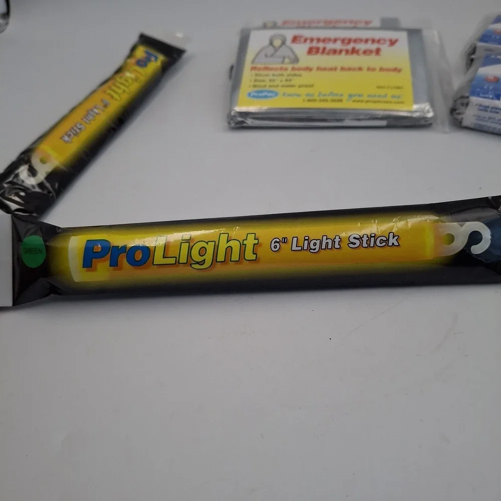 Emergency‎ Survival Lot (8pc) Mylar Blankets 52x84 Chem Light Sticks Glow Hook